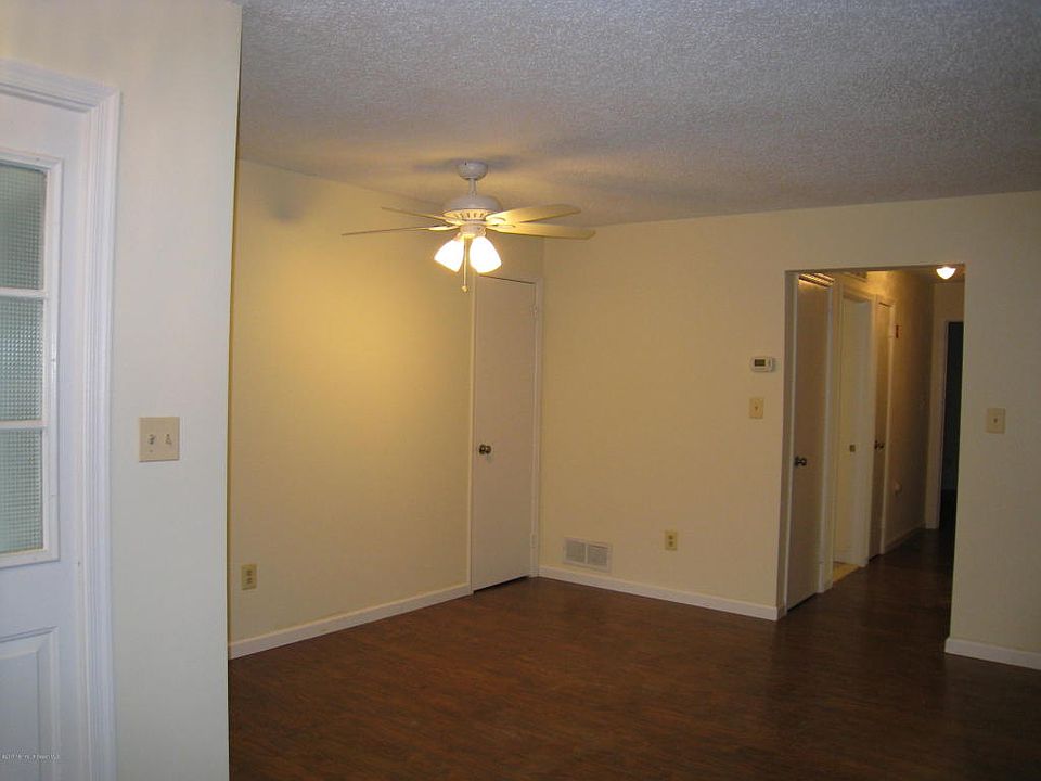 2nd image of 273 Tulip Ln