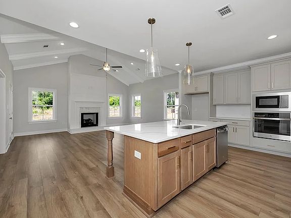 2nd image of 16535 Hamilton Pl
