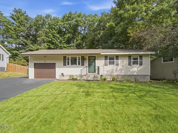 10 Curt Boulevard, Saratoga Springs, NY 12866