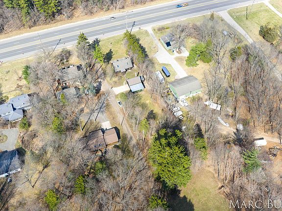5th image of 1876 Lake Michigan Dr NW