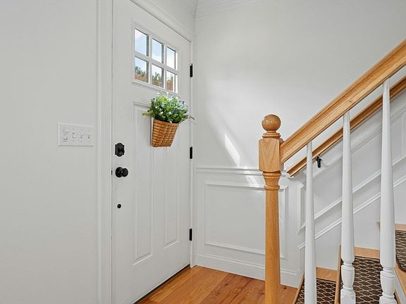 5th image of 171 Whitins Rd