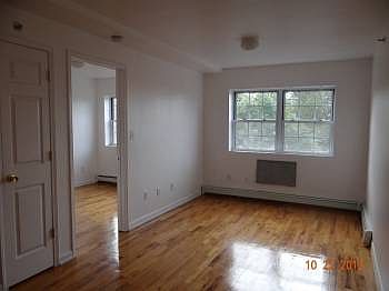 3rd image of 5210 Roosevelt Ave APT 4r