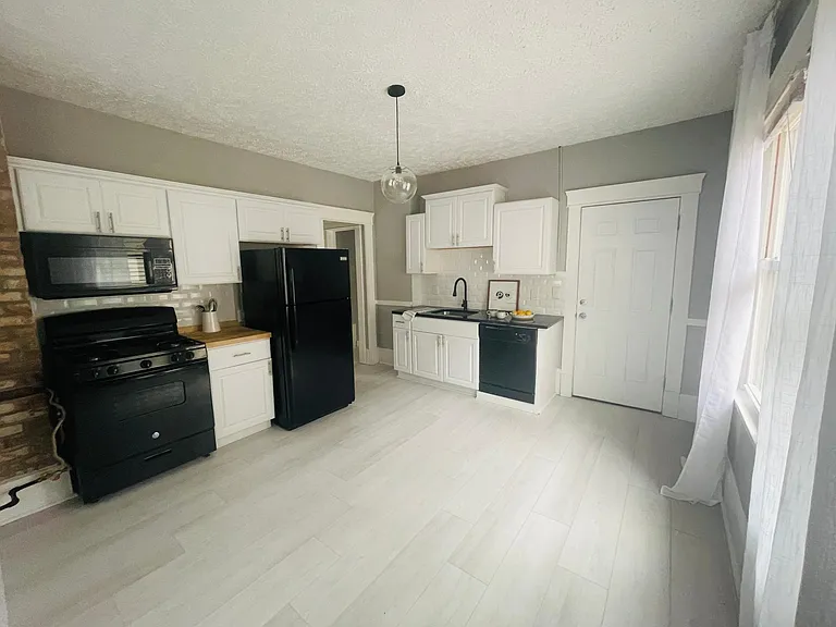 859 Jefferson Ave #3 — Photo 3