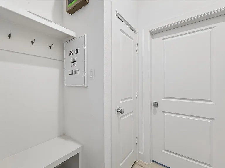 211 Amaranth Way — Photo 8