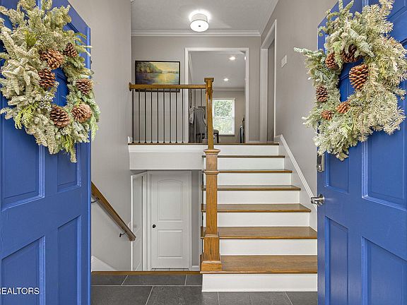 2nd image of 903 Bathurst Rd