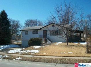 7220 Park Crest Dr, La Vista, NE 68128
