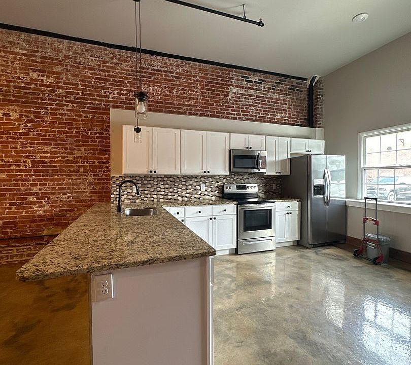 1st image of 252 N Franklin St #103