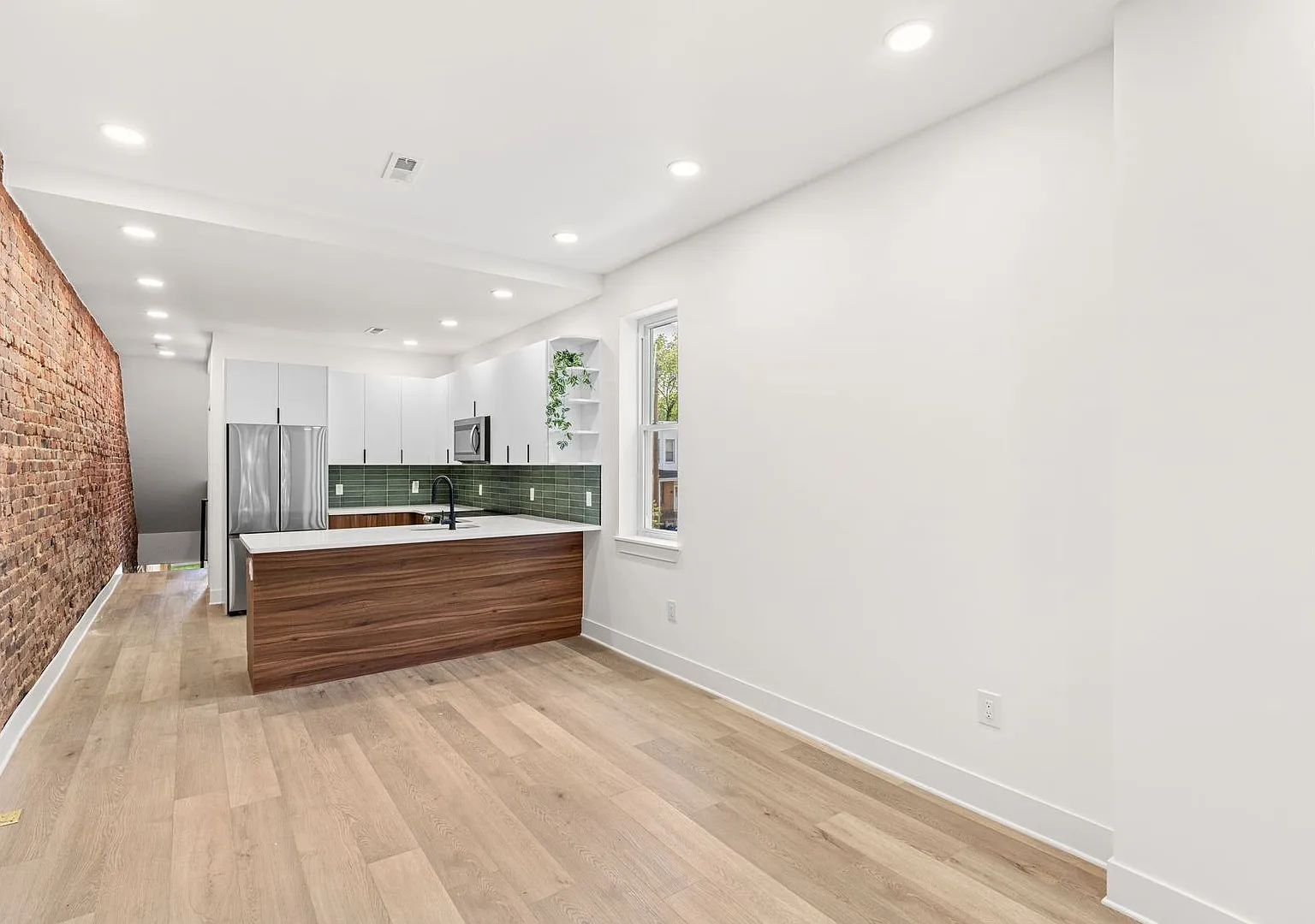 4503 N 19TH ST — Photo 2