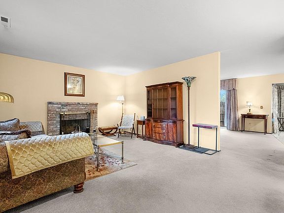 4th image of 1157 Lombardi Lane