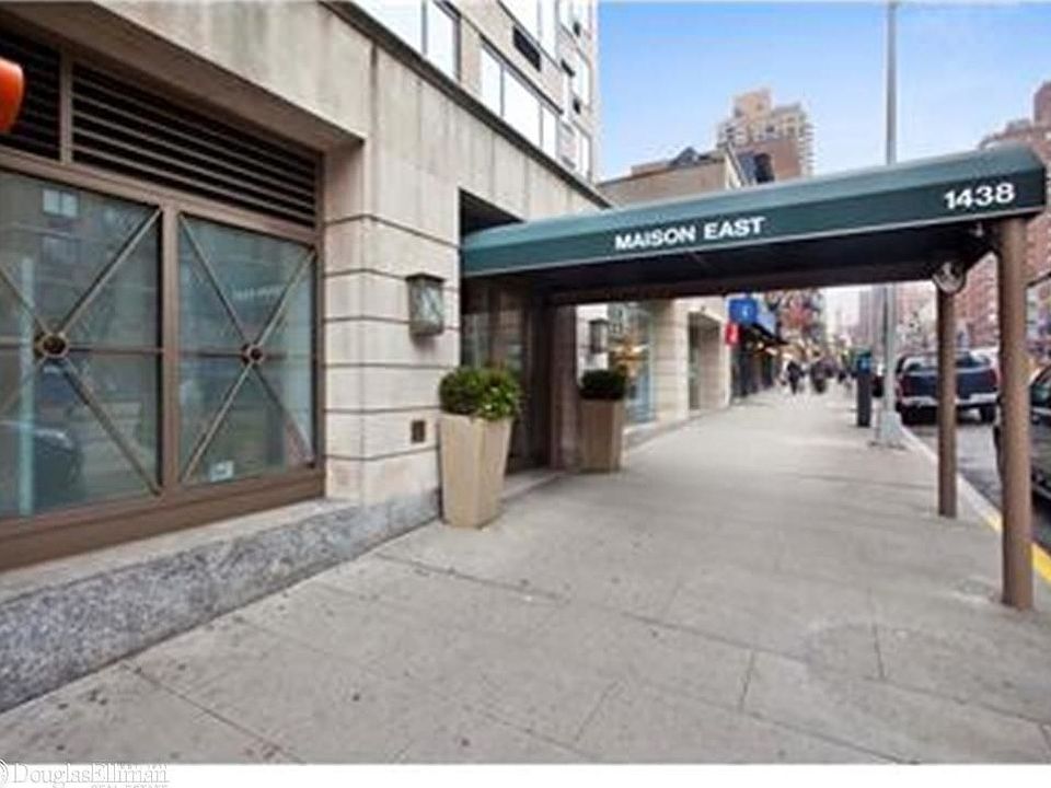 1st image of 1438 3rd Ave APT 19B