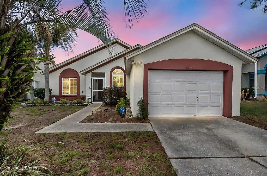 3 bed, 2.0 bath, 1176 sqft, $2,100 — Photo 1