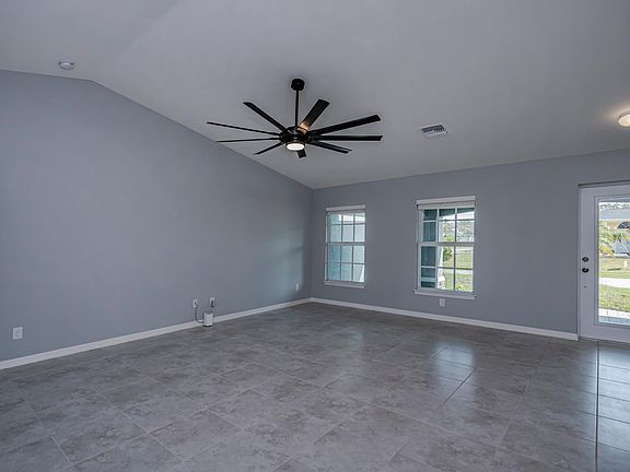 4th image of 18052 Poston Ave