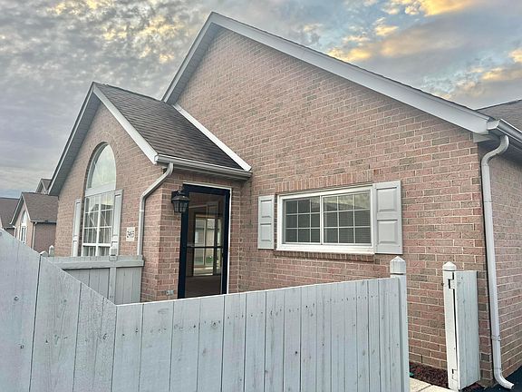 3rd image of 2465 Meadow Glade Dr #26