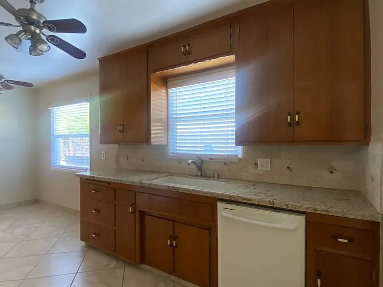 739 W Granada Ct — Photo 13
