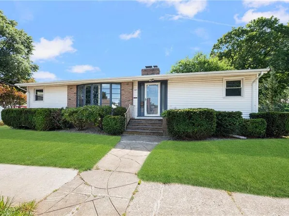 187 Gentian Ave, Providence, RI 02908