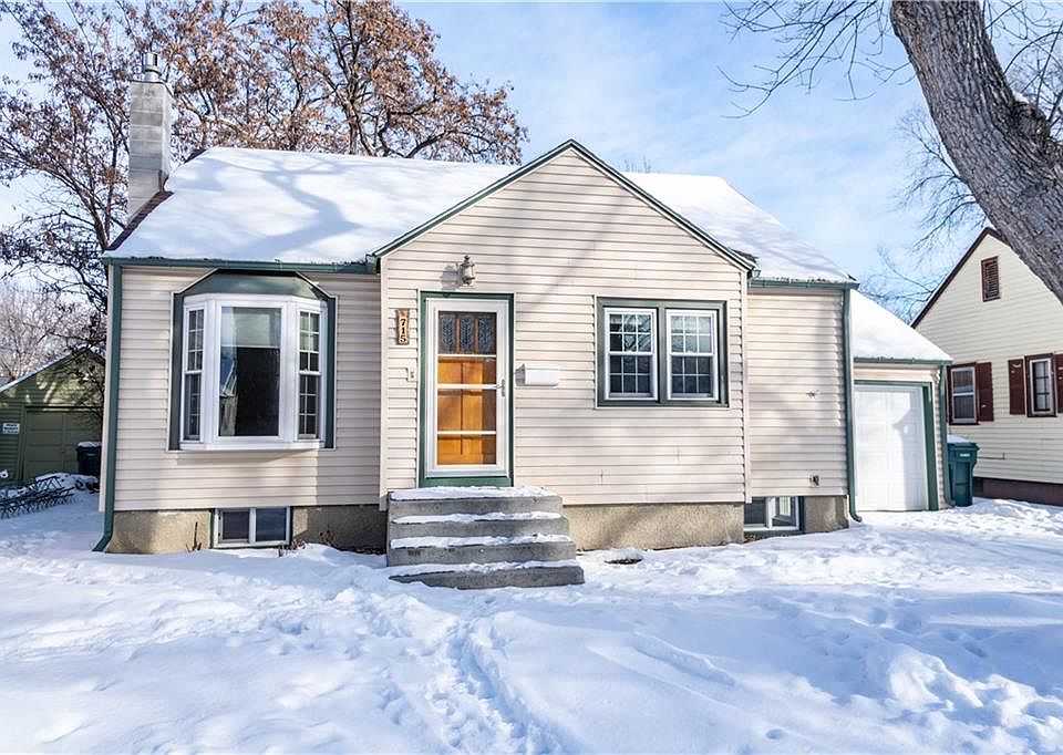 1st image of 715 Yellowstone Ave