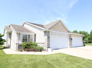 2920 Roxboro Dr, Ames, IA 50010