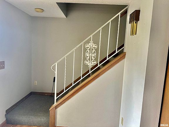5th image of 2822 S Hampton Dr