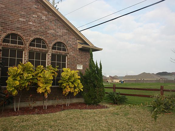 4th image of 6054 Queen Bess Dr