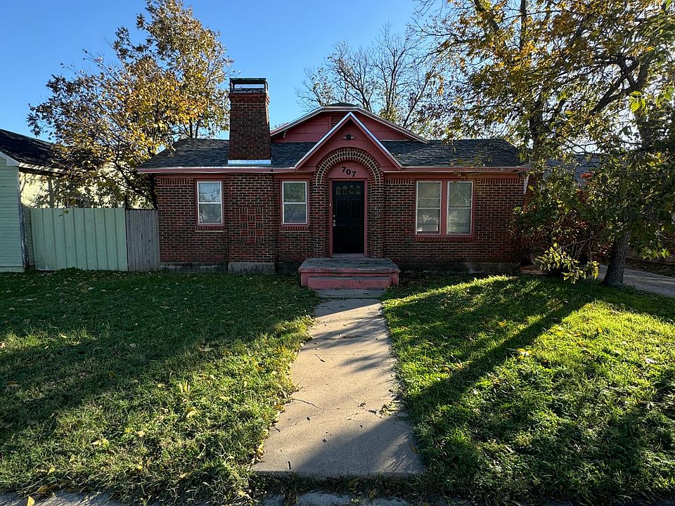 1st image of 707 Koberlin St