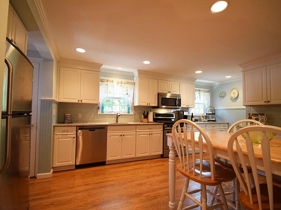 3rd image of 309 Trenton Blvd