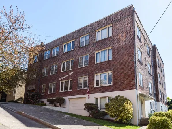 315 N 50th St APT 301, Seattle, WA 98103