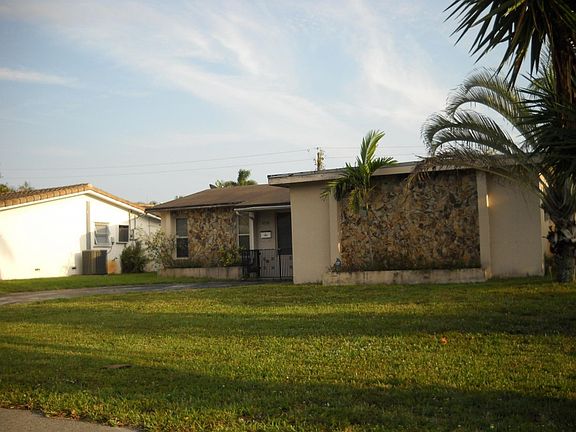 4th image of 8536 Claridge Dr