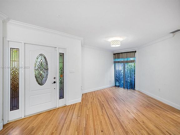 5th image of 648 Sevilla Ave