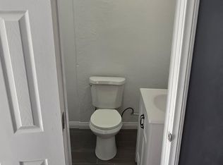 272 W 235th St #B, Carson, CA 90745