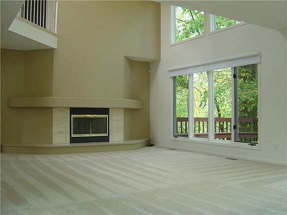 5th image of 2444 E Emerald Lake Dr