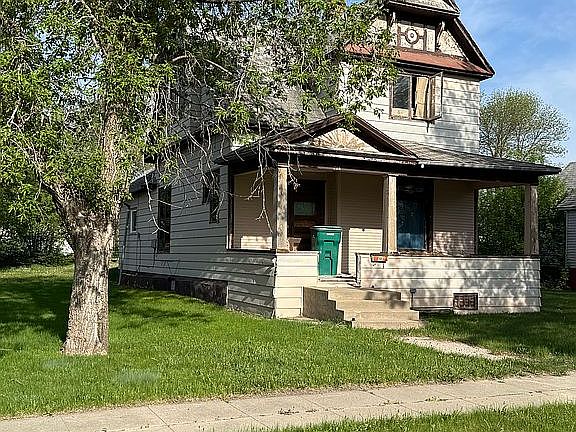 3rd image of 719 6th St