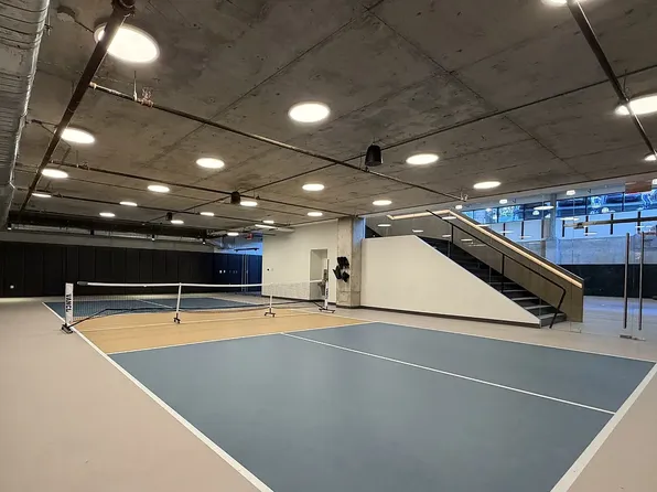 92-29 Guy R Brewer Boulevard image 9 of 19