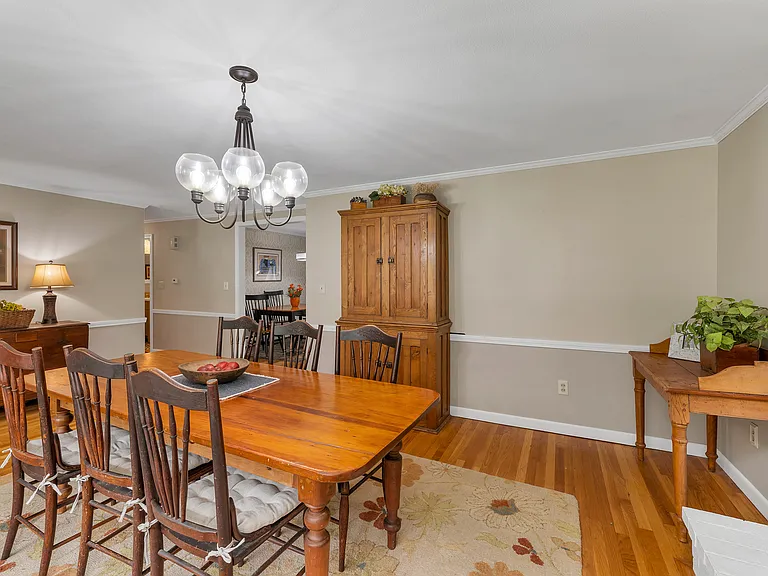 43 Milbern Ave — Photo 4