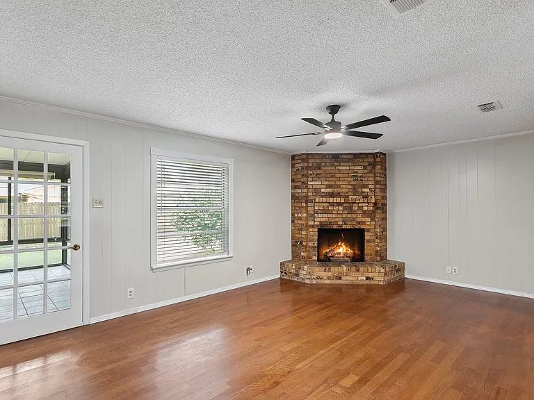 105 Wisteria Ct — Photo 7