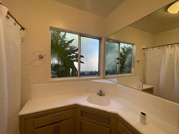 5th image of 1744 Winona Blvd #1744