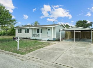 605 Travis St, Refugio, TX 78377