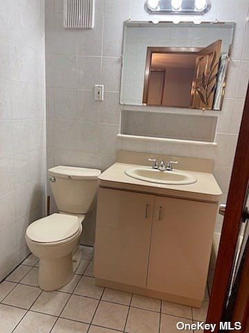 1st image of 68-28 75th St #1