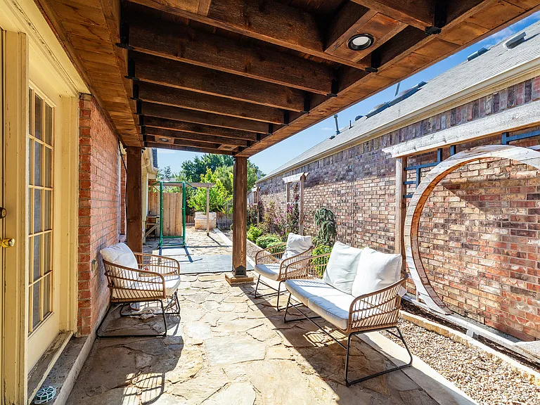 6912 Harvey Ln — Photo 20