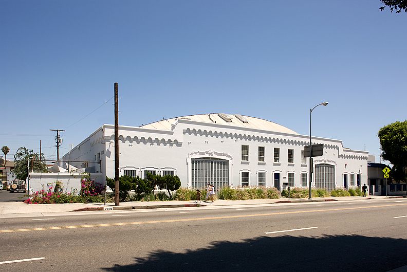 Building Photo 4