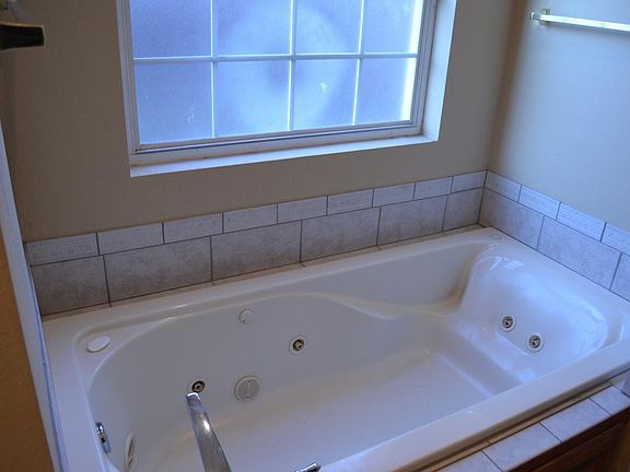 Spa Master Bath jetted tub