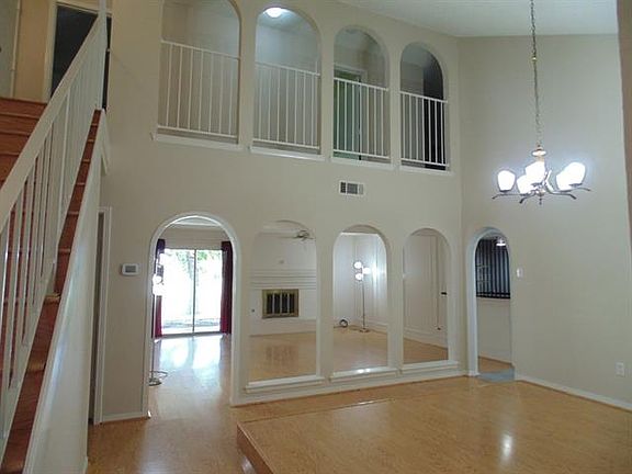 2nd image of 204 Molina Dr