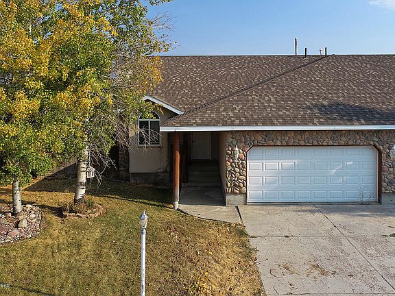 4th image of 290 Bear Hollow Cir