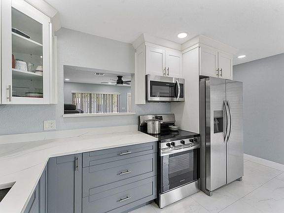 3rd image of 6501 SW 15th Court