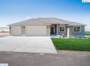 85502 Sagebrush Rd, Kennewick, WA 99338