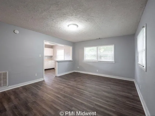 6101 E Nimitz Dr, Indianapolis, IN 46219