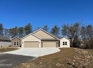 100 Chestnut Ln, Bluffton, OH 45817