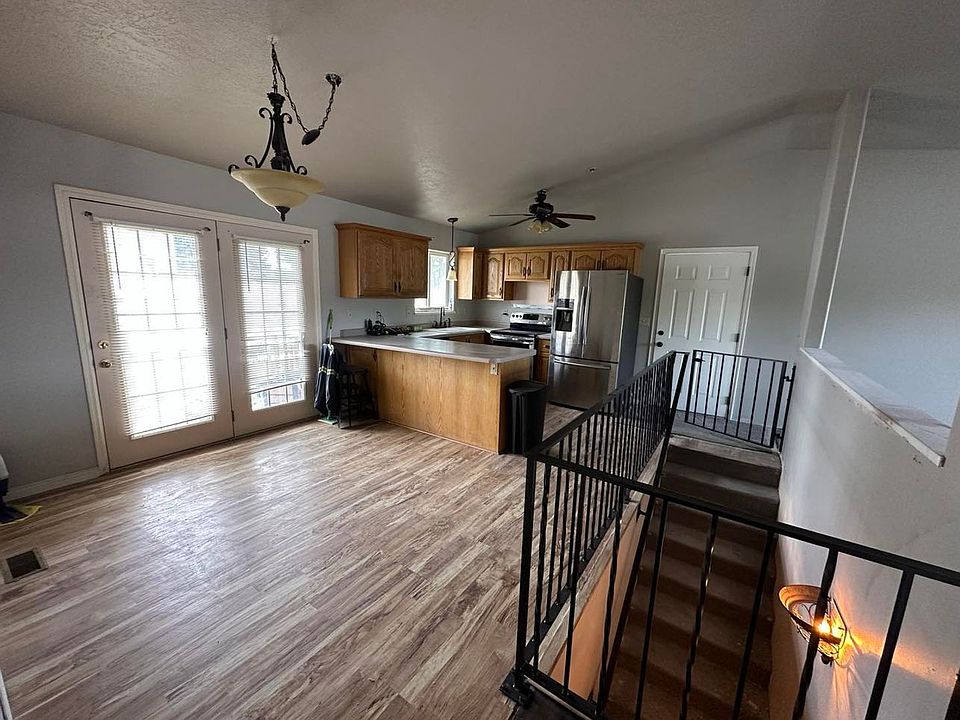 2nd image of 1686 Sagewood Rd