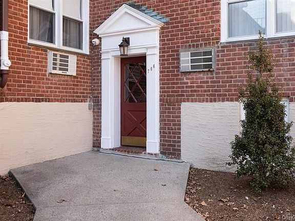 2nd image of 706 Palmer Ct APT 1B