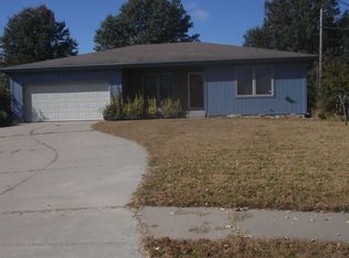 3927 SW Atwood Ave, Topeka, KS 66610