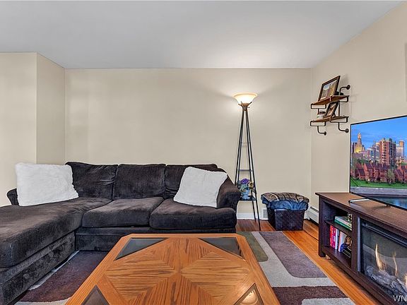 2nd image of 39 Park Edge Dr